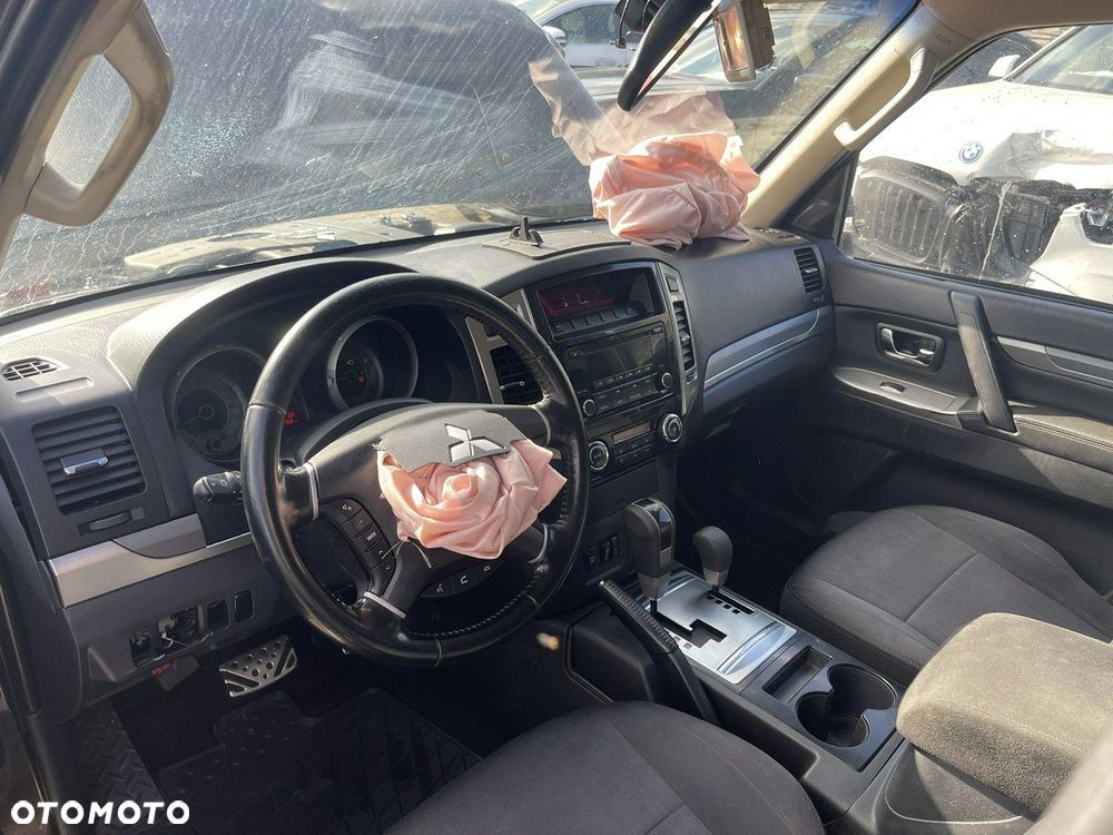 Mitsubishi Pajero 3.2 DI-D Automatik - 10