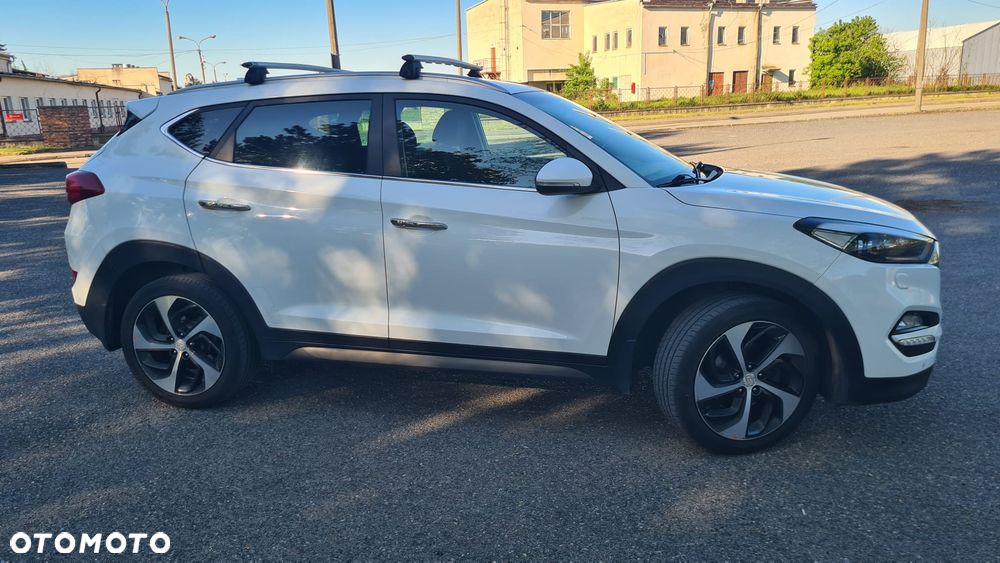 Hyundai Tucson 1.7 CRDI BlueDrive Style 2WD - 8