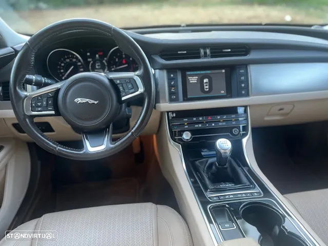 Jaguar XF 2.0 D Prestige - 10