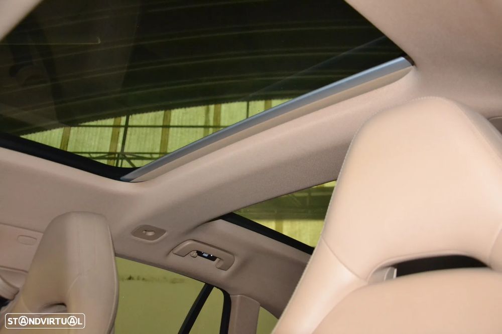 Porsche Panamera Sport Turismo 4 E-Hybrid Platinum Edition - 28