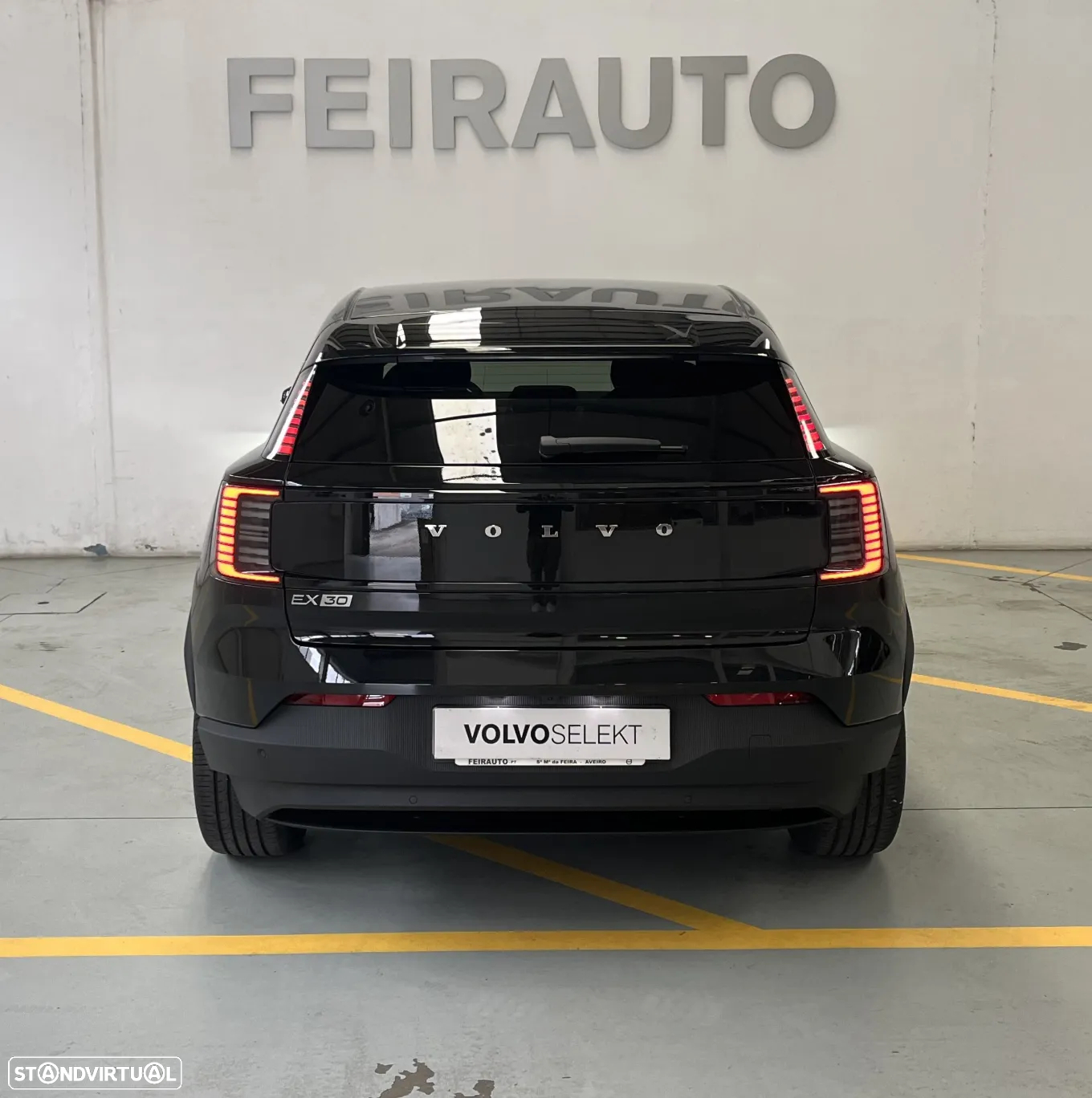 Volvo EX30 69 kWh Single Motor Extended Range Plus - 10