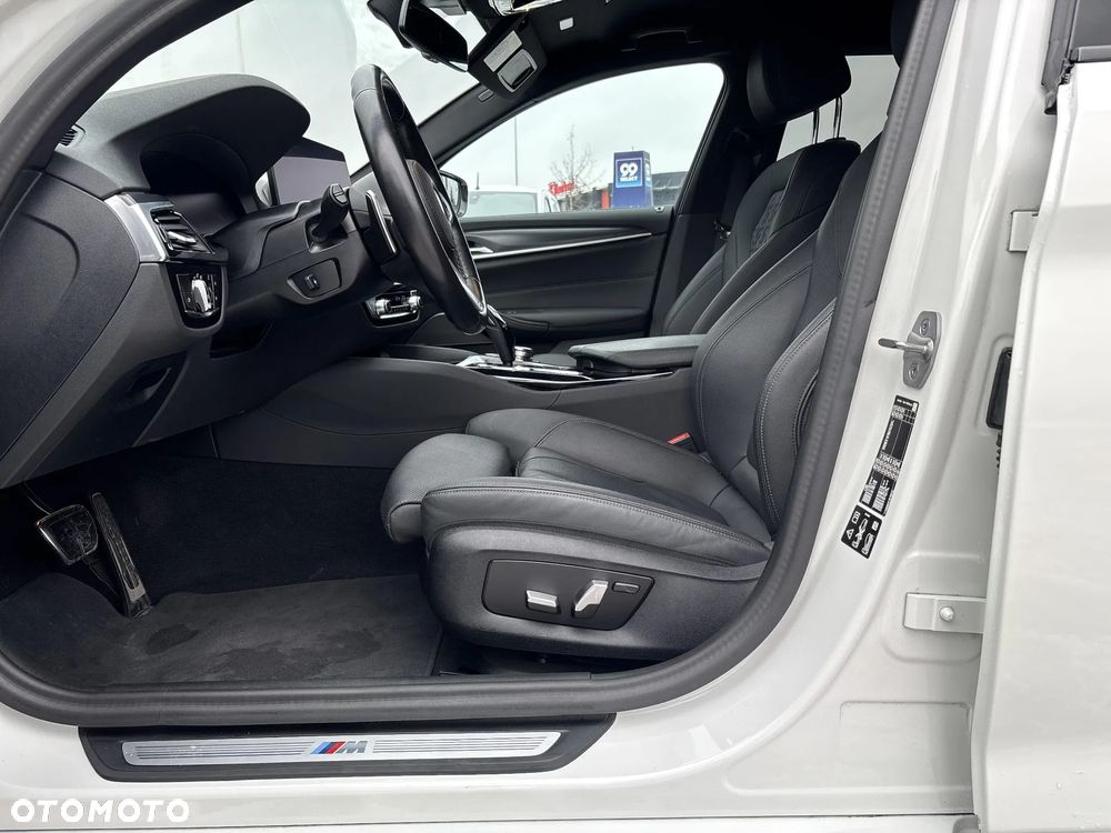 BMW Seria 5 530i xDrive mHEV M Sport sport - 14