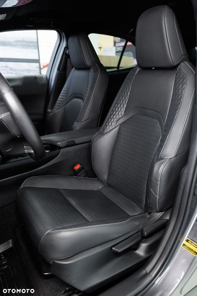 Lexus UX - 7