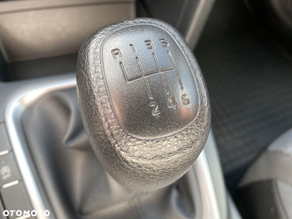 Kia Ceed - 28