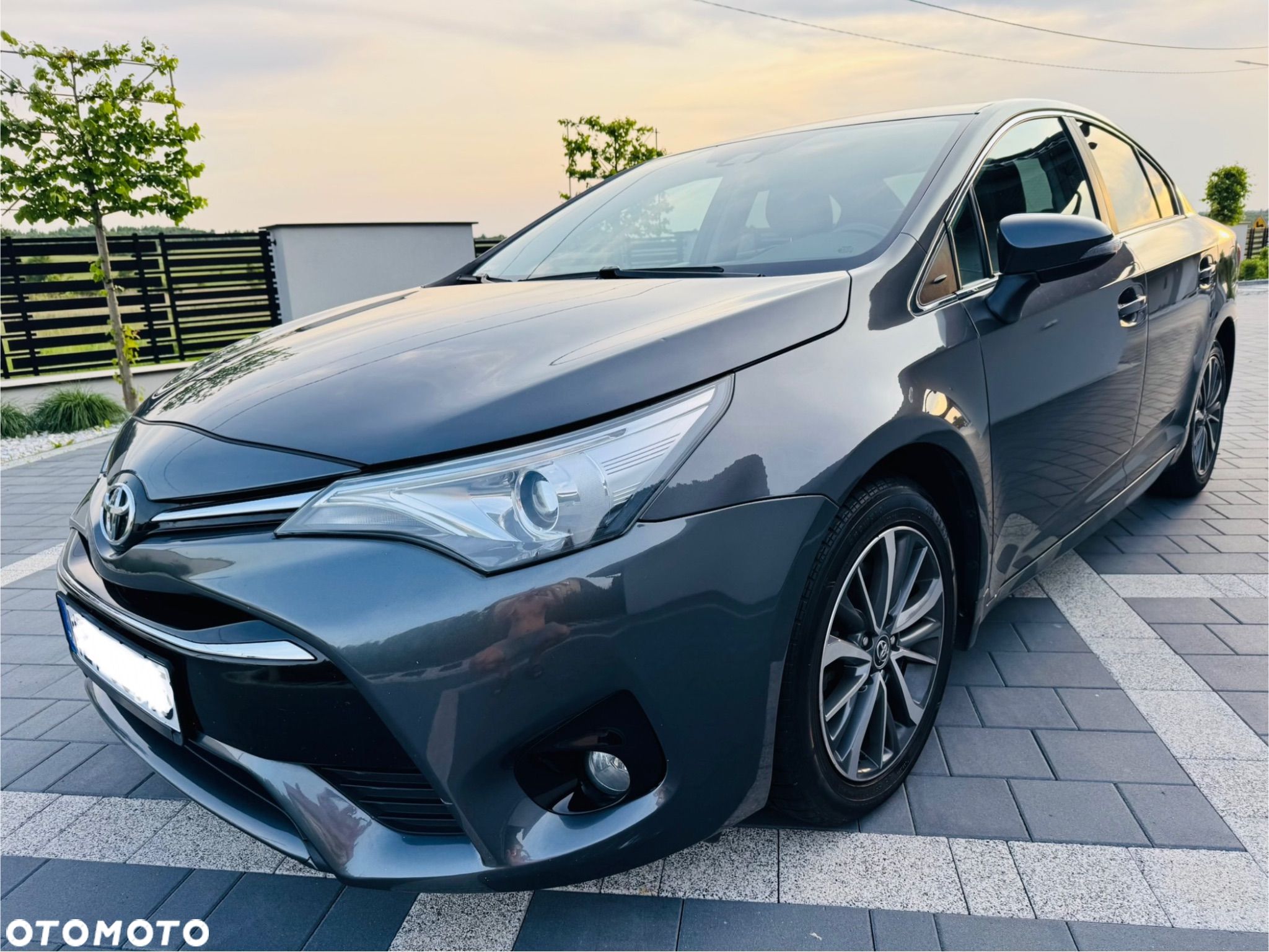 Toyota Avensis 2.0 D-4D Prestige - 1