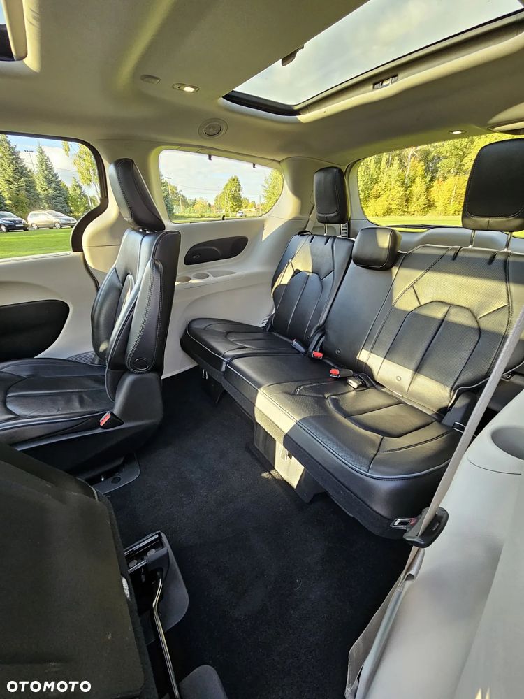 Chrysler Pacifica - 13