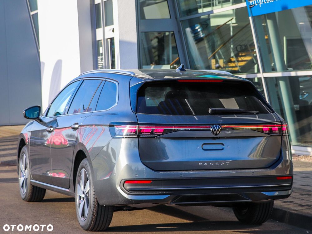 Volkswagen Passat - 4