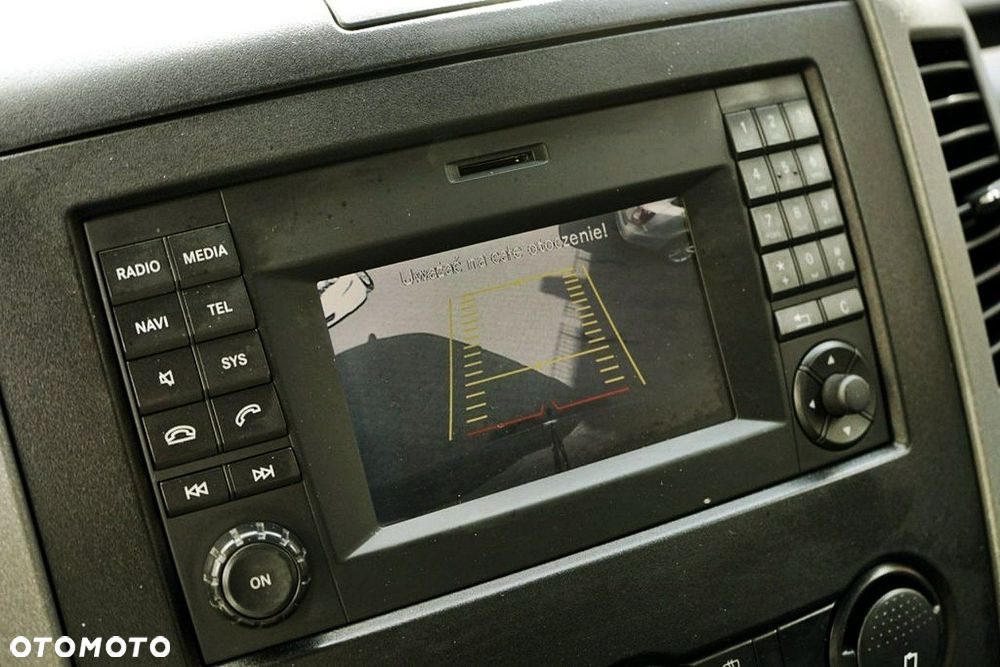 Mercedes-Benz Sprinter - 25