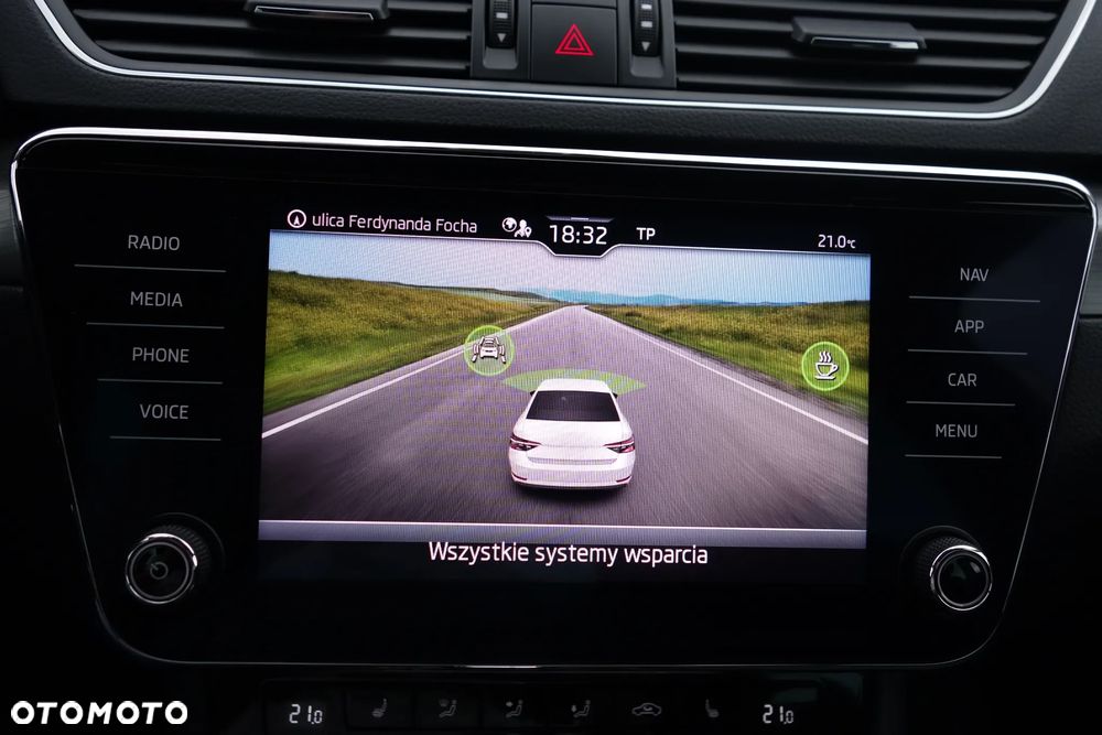 Skoda Superb 2.0 TDI SCR Style DSG - 29