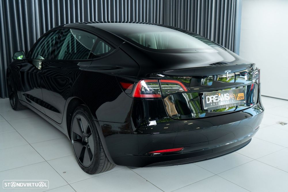 Tesla Model 3 Long Range Tração Traseira - 3