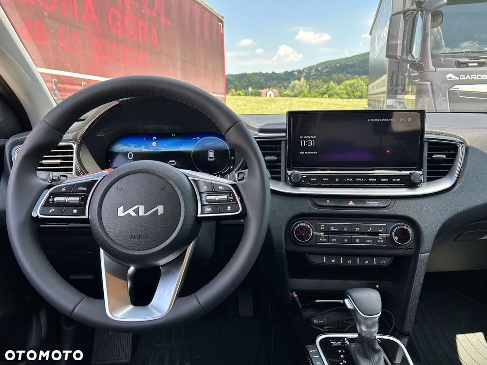 Kia XCeed 1.6 T-GDI Business Line DCT - 14