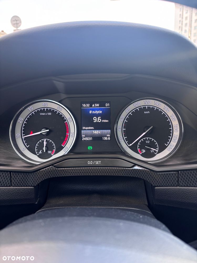 Skoda Superb 2.0 TSI Sportline DSG - 5