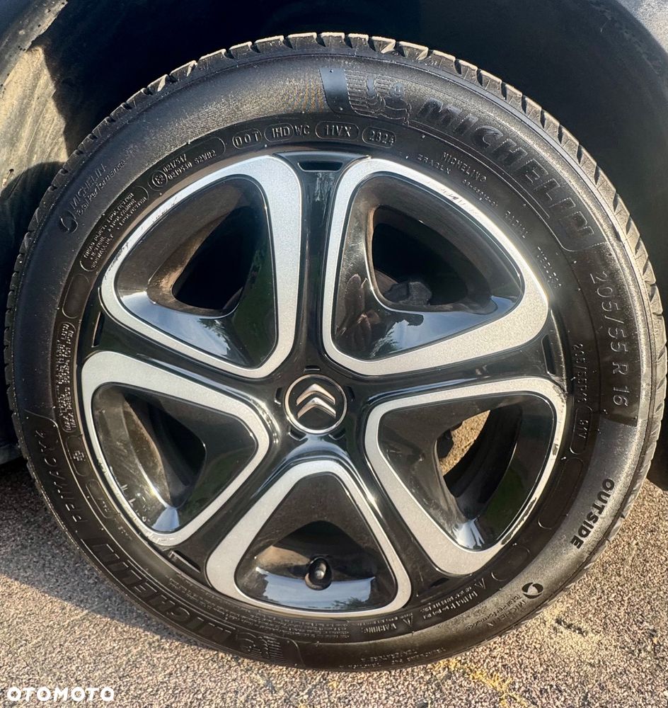 Citroën C3 1.2 PureTech Shine EAT6 - 18