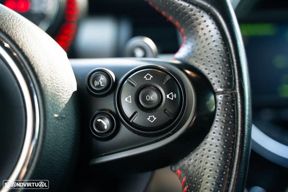MINI 3 Portas John Cooper Works Auto Desportiva - 31