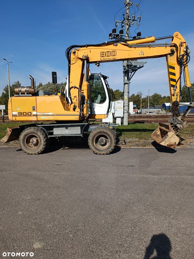 Liebherr A 900 C - 1