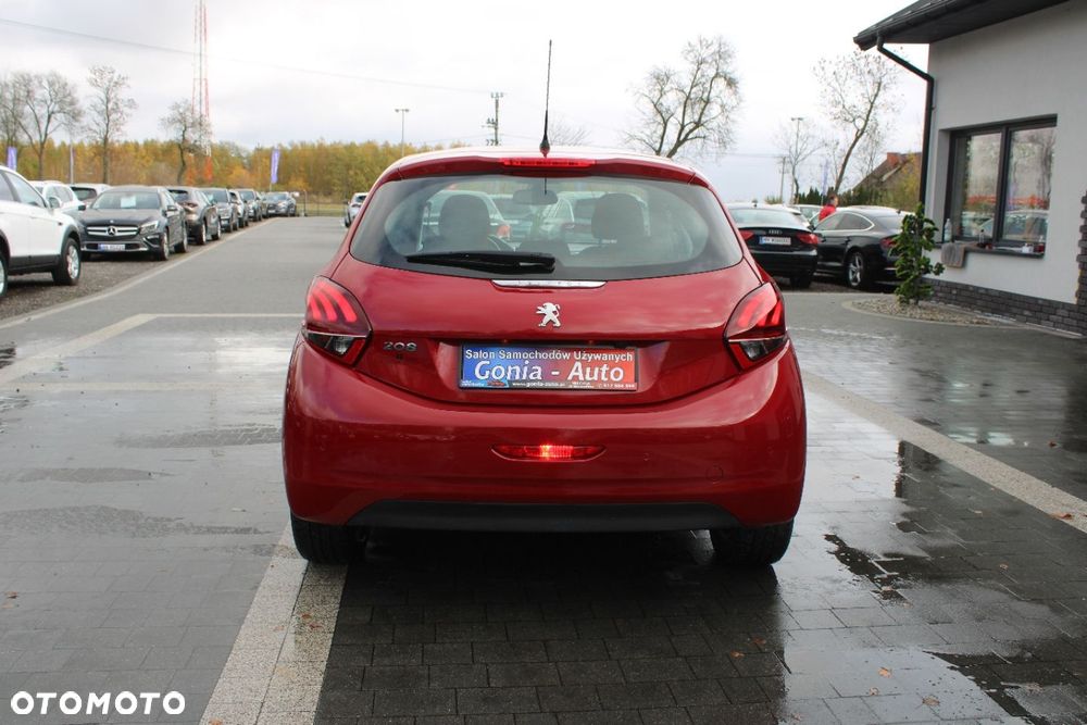Peugeot 208 - 6