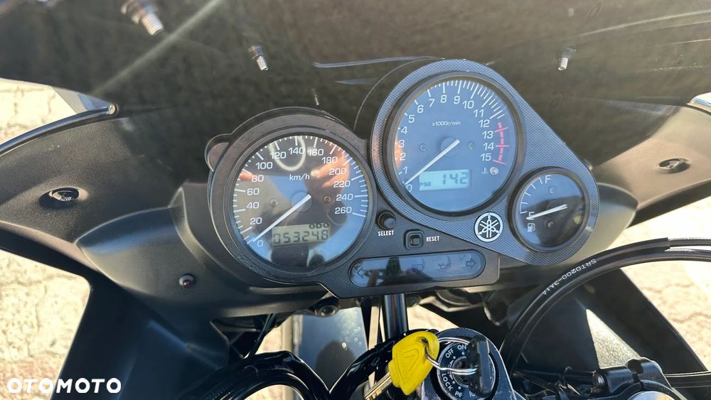 Yamaha FZS - 22