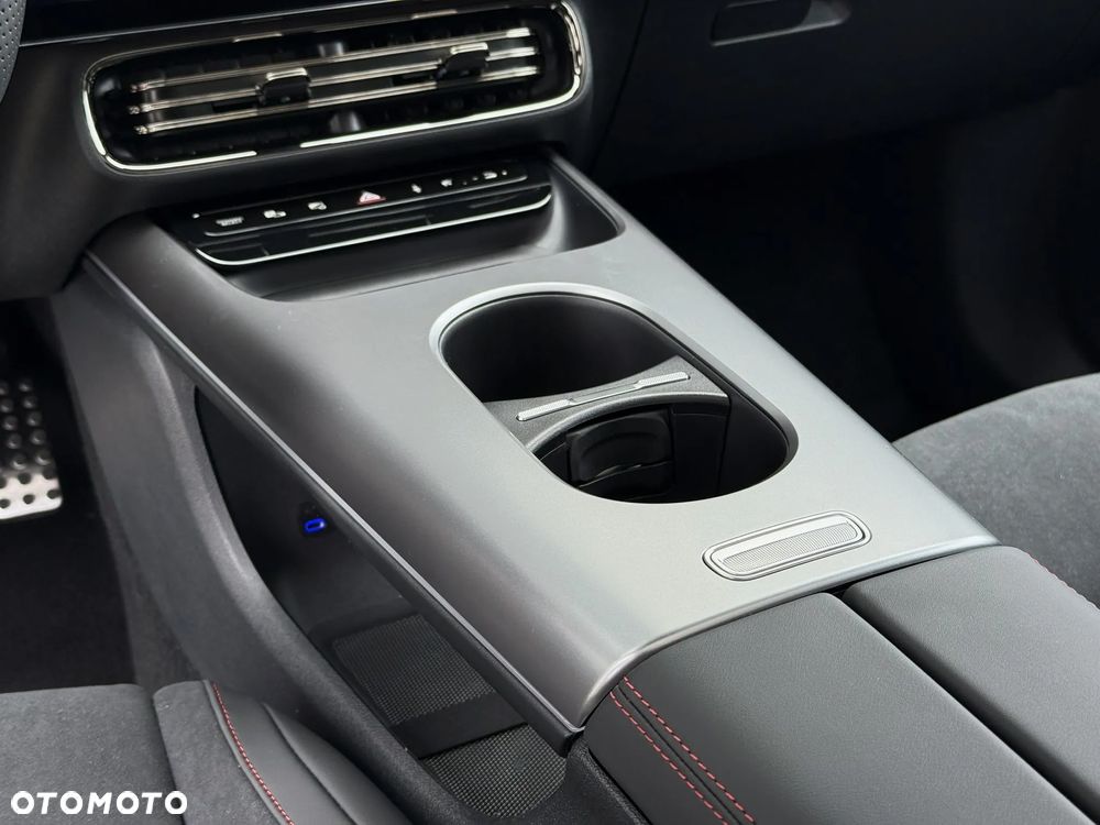 Mercedes-Benz CLA - 13