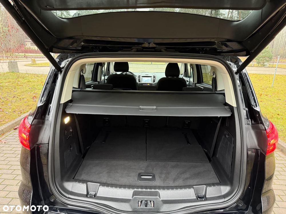 Ford S-Max - 16