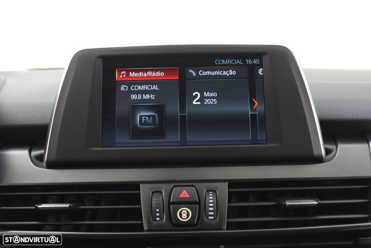 BMW 225xe Active Tourer - 21