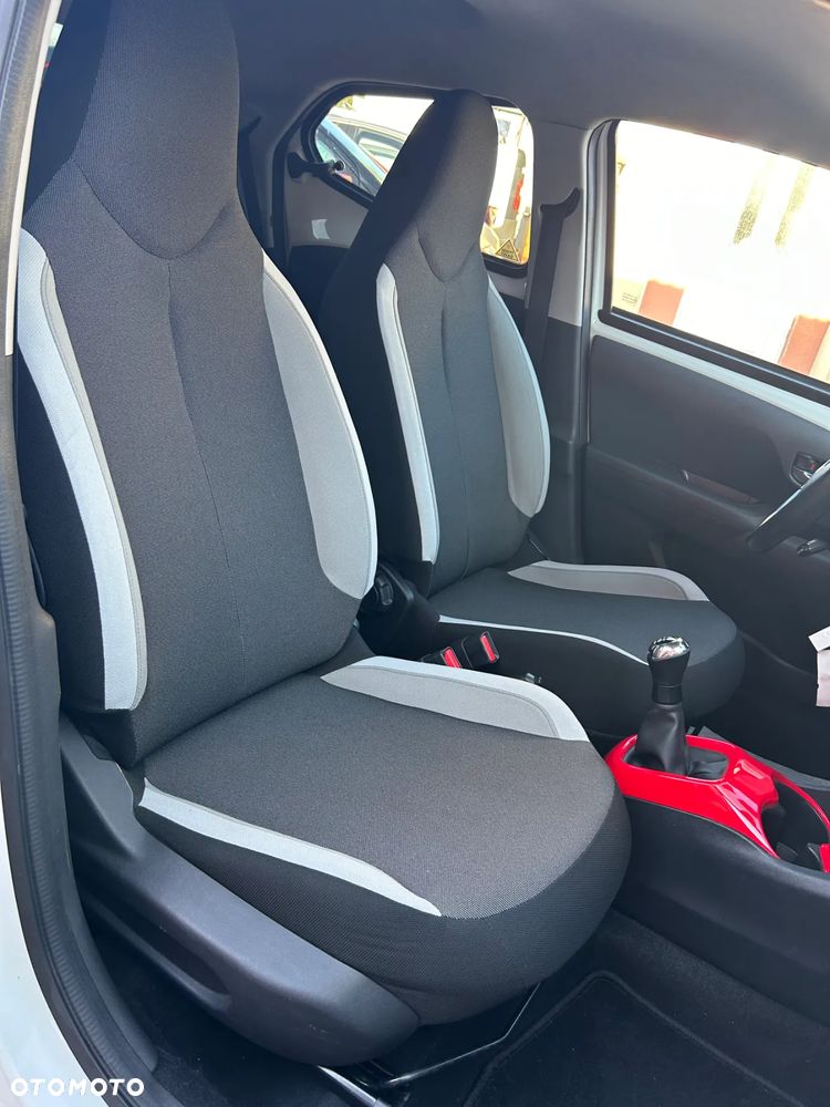 Toyota Aygo x-play Edition-S - 13