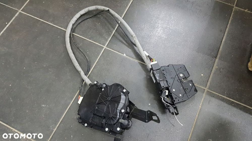 Zamek dociag klapy tyl bmw f31 - 2