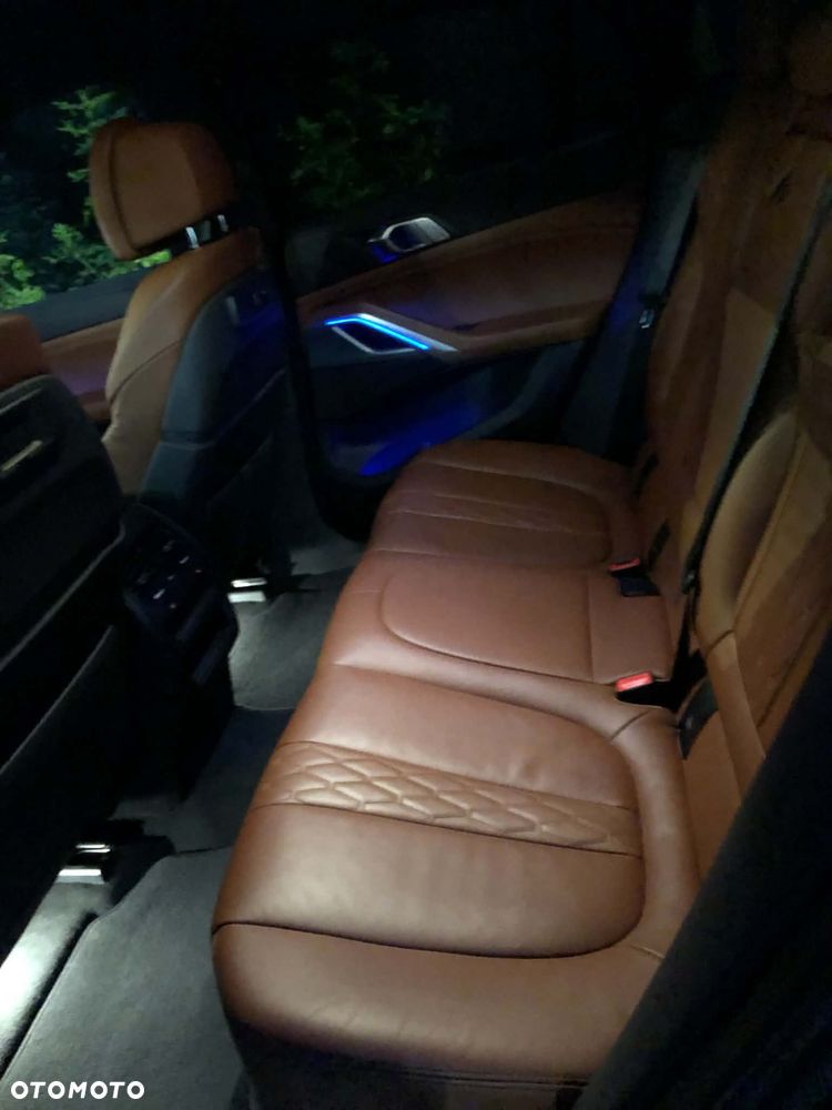 BMW X6 xDrive40i mHEV - 21