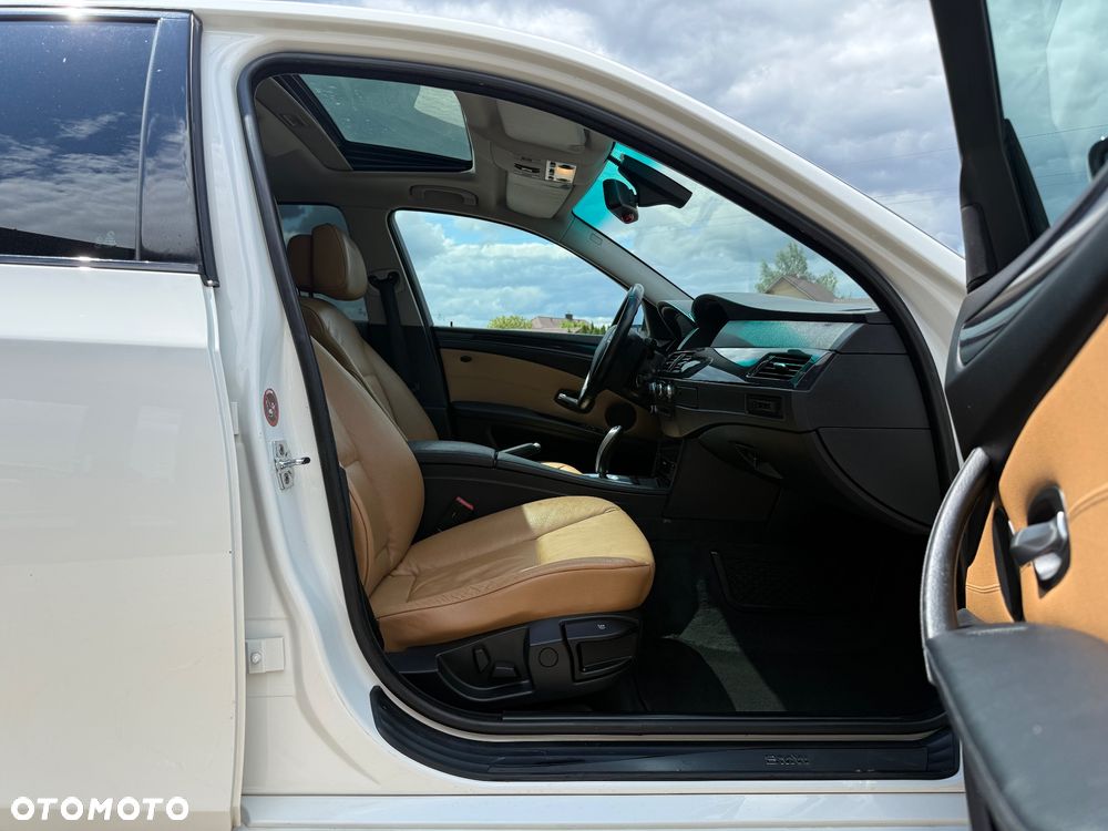 BMW Seria 5 520i Edition Exclusive - 23