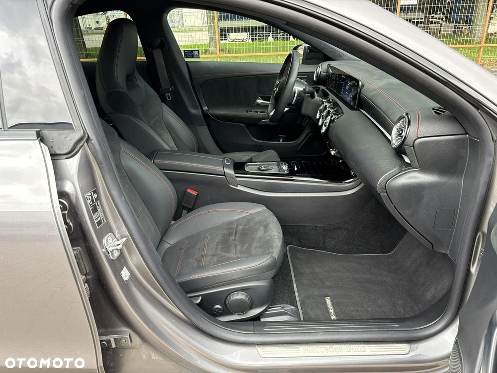Mercedes-Benz CLA 200 7G-DCT - 15