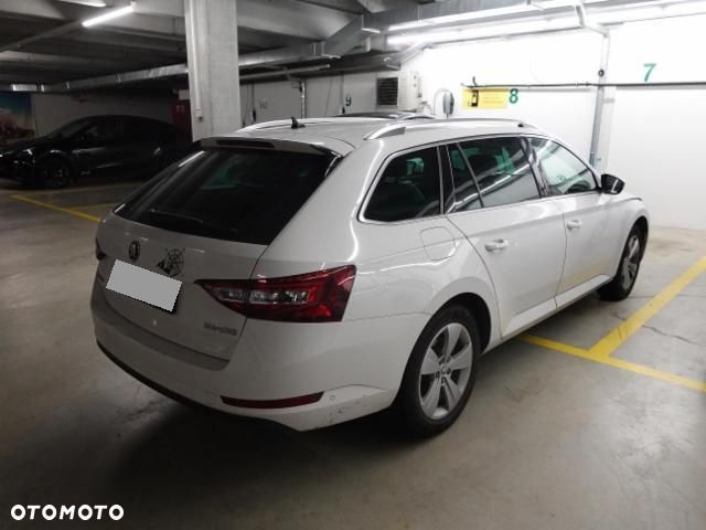 Skoda Superb 2.0 TDI DSG Style - 4