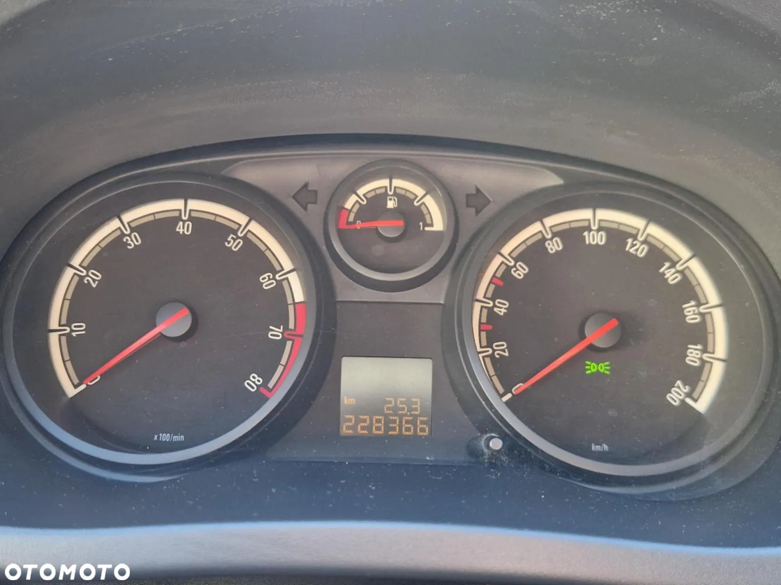 Opel CORSA - 11