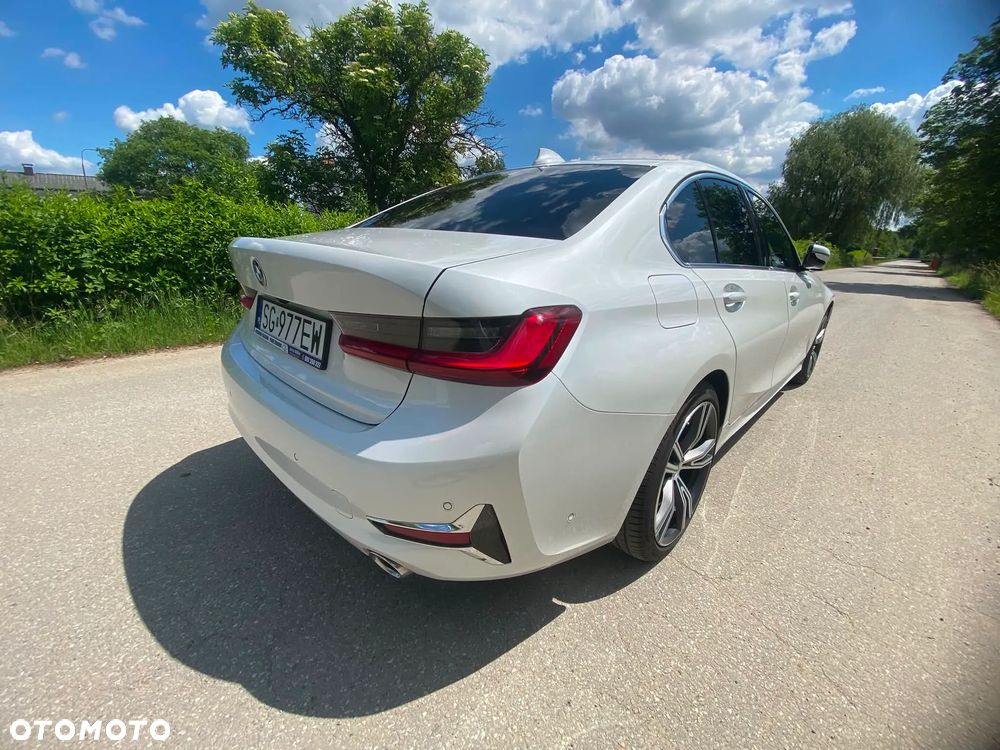 BMW Seria 3 320d xDrive Edition Luxury Line Purity - 27