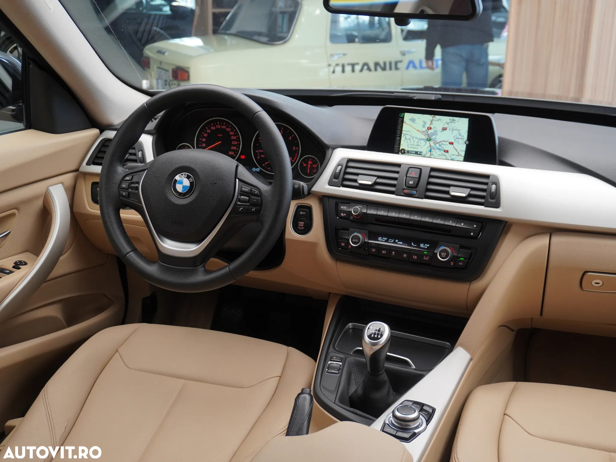 BMW Seria 3 318d - 33