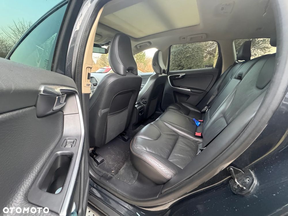 Volvo XC 60 2.4D AWD Summum - 15