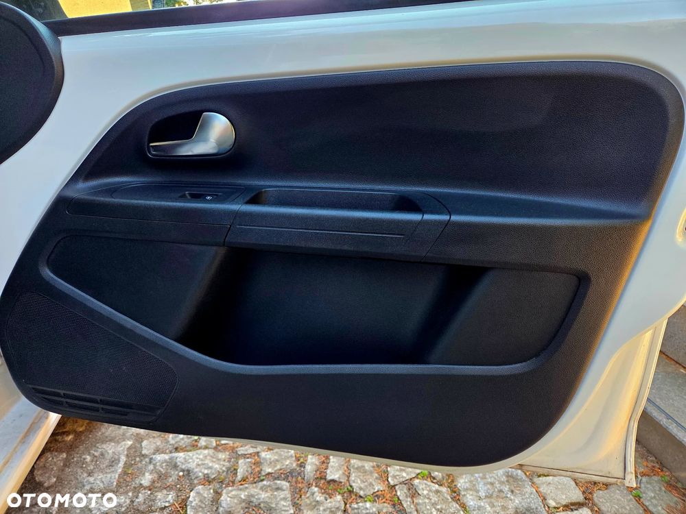 Volkswagen up! BlueMotion Technology move - 20