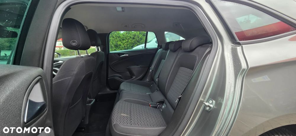 Opel Astra 1.4 Turbo Innovation - 33