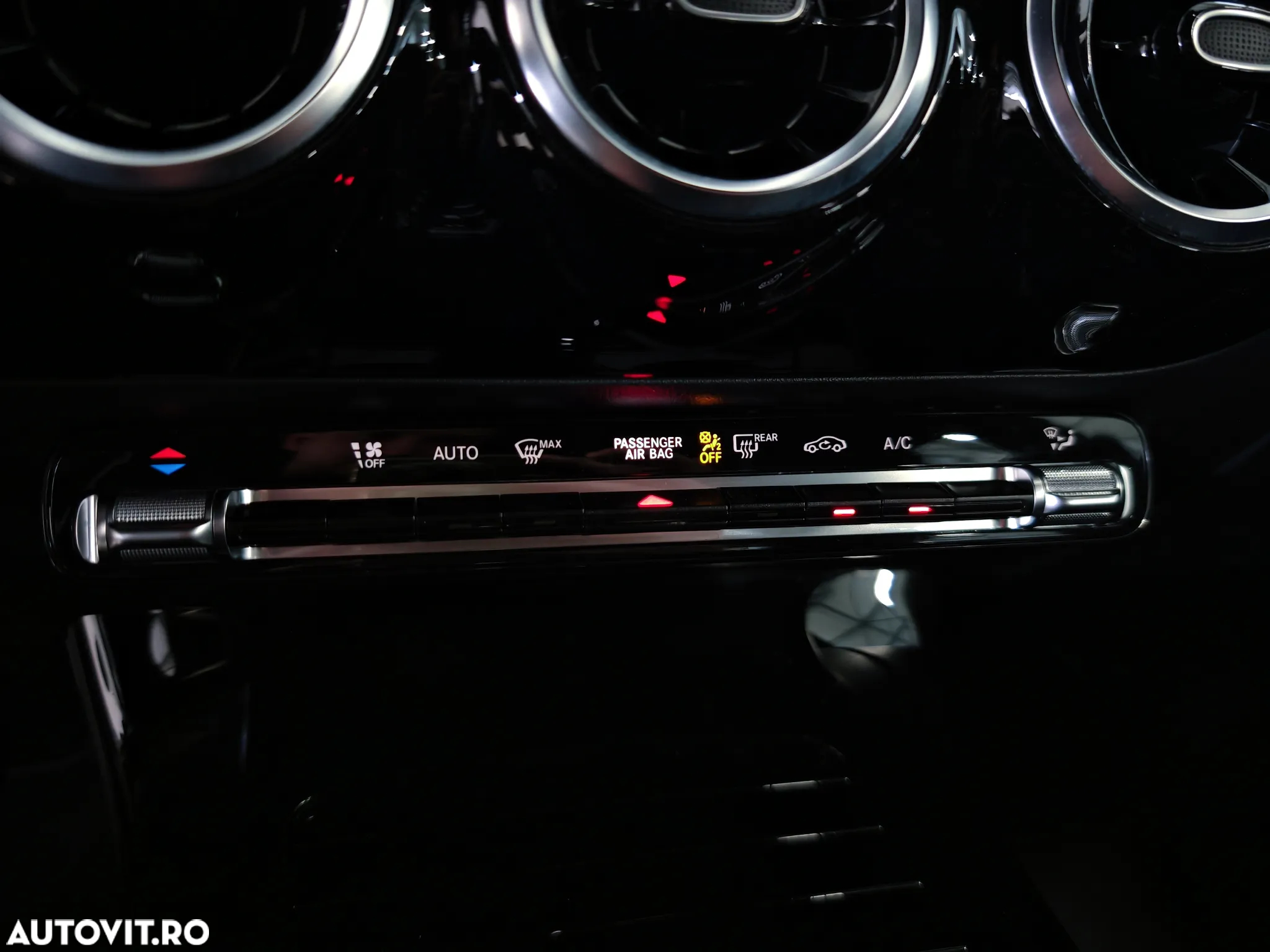 Mercedes-Benz CLA 180 d 7G-DCT - 12