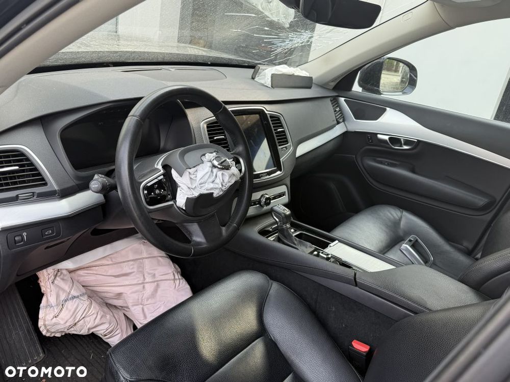 Volvo XC 90 D5 AWD Geartronic Momentum - 9