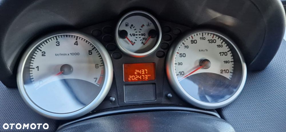 Peugeot 207 1.4 - 6