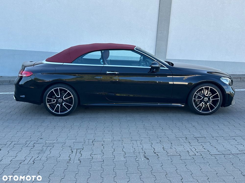 Mercedes-Benz Klasa C 300 9G-TRONIC - 33