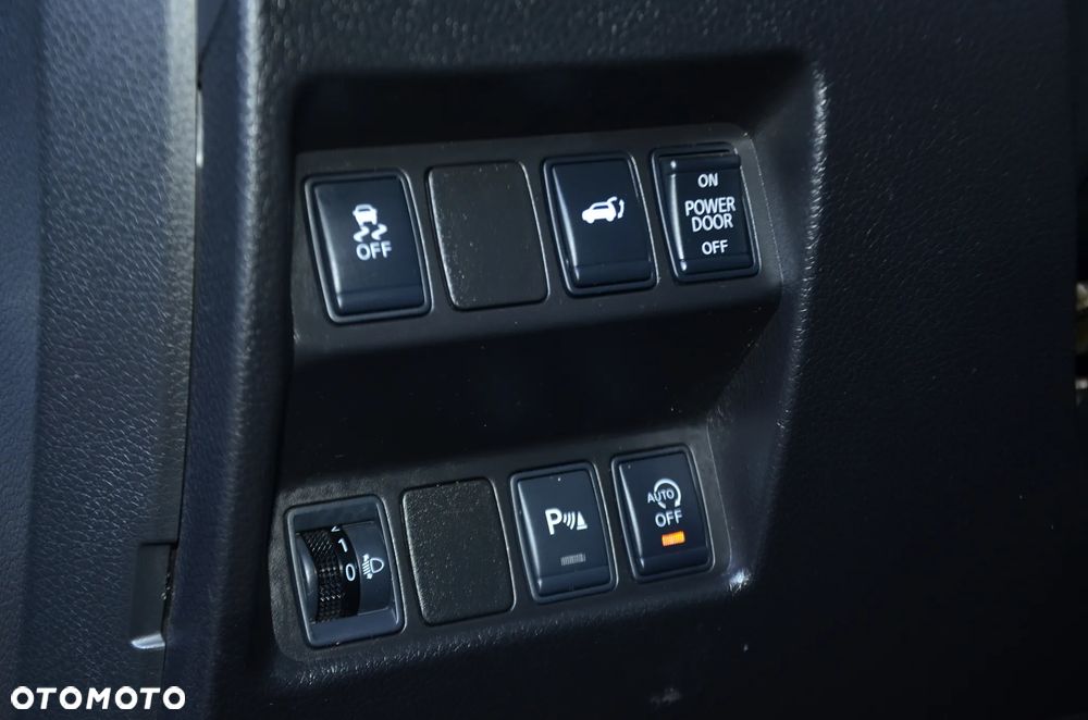 Nissan X-Trail 1.6 dCi N-Vision - 28
