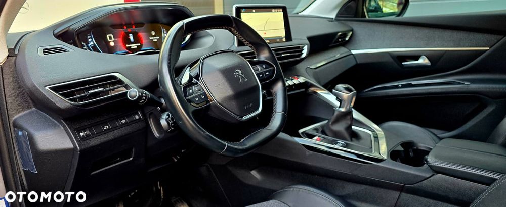 Peugeot 5008 PureTech 130 Stop & Start Allure Business-Paket - 27