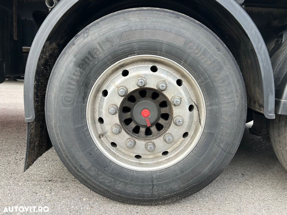 Alta Peischl, Walking floor, 2022, Jante Al, podea 10mm, factura externa - 23