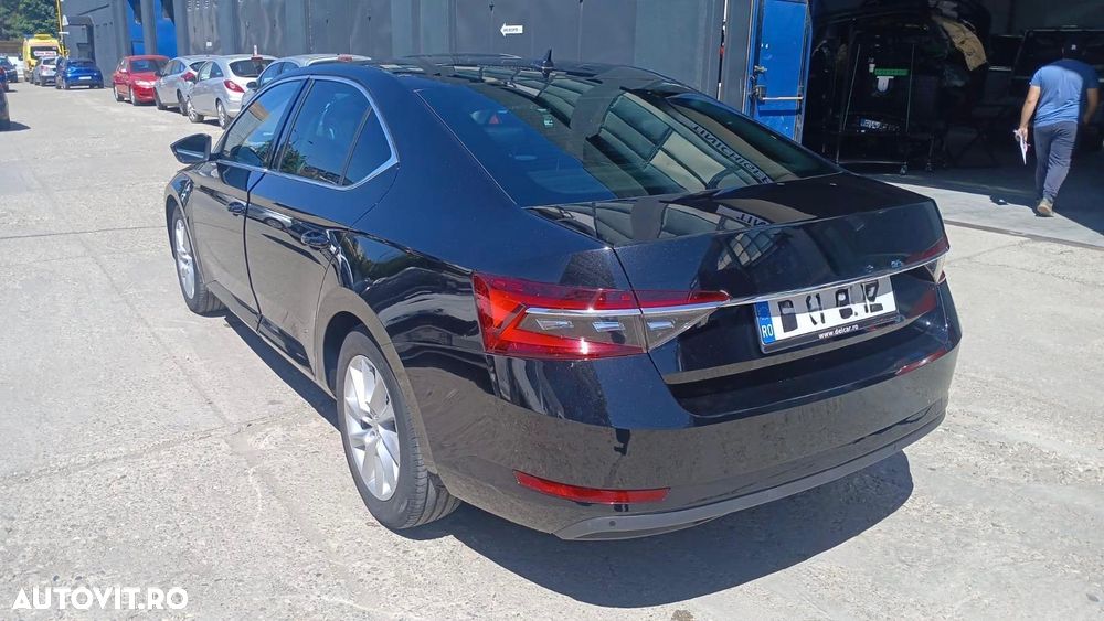 Skoda Superb 2.0 TDI DSG Style - 2