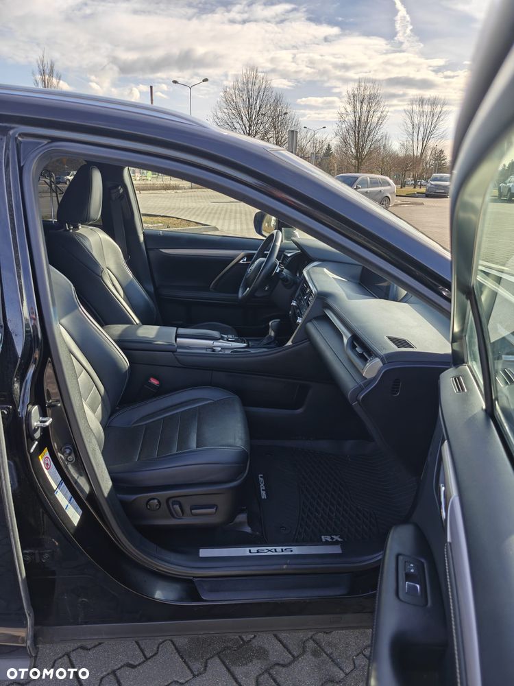 Lexus RX - 8