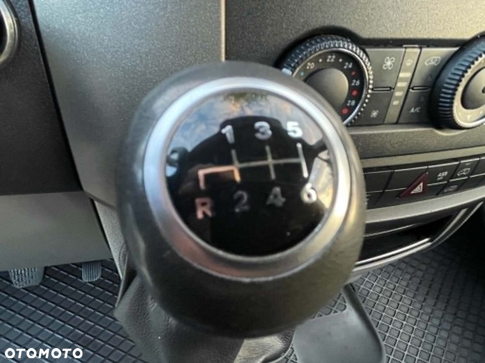 Mercedes-Benz Sprinter - 31