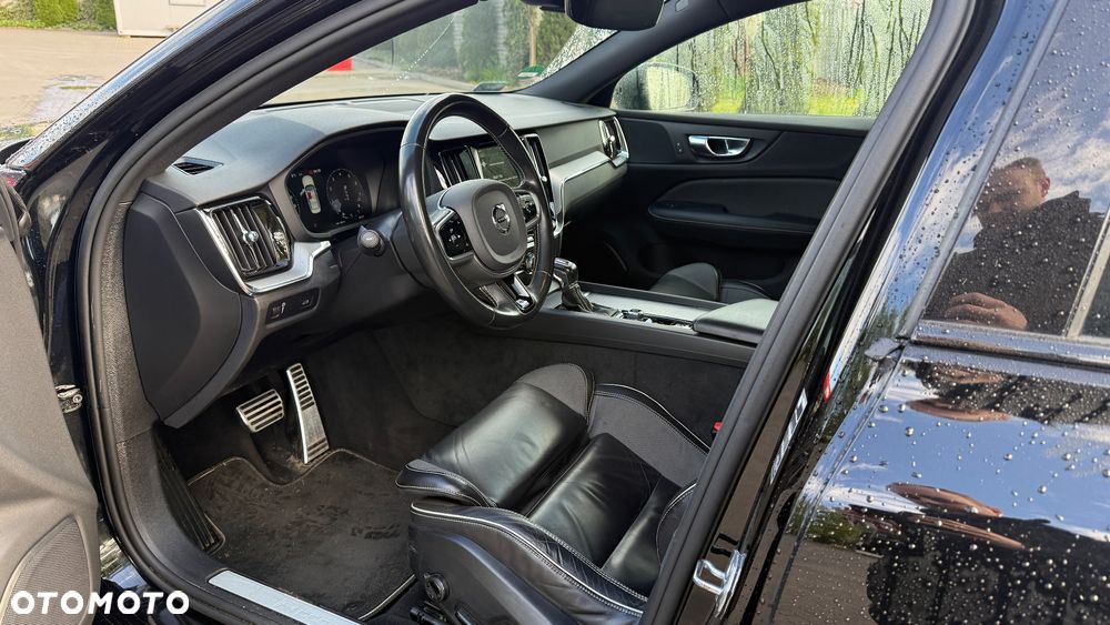 Volvo S60 T4 R-Design - 9