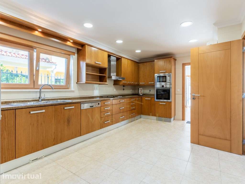 A Casa dos Seus Sonhos em Cascais: Moradia T4 Familiar com Piscina ... - Grande imagem: 5/43