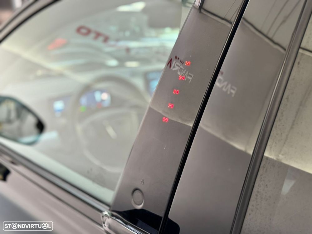 Ford Mustang Mach-E 72.6 kWh Base - 18