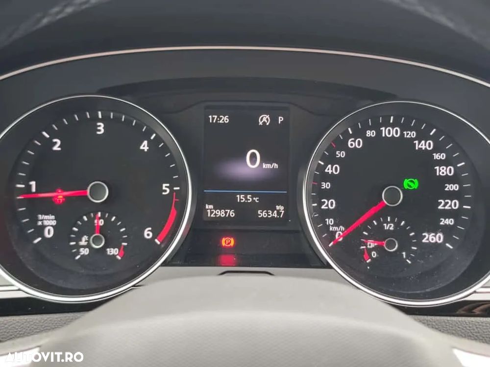 Volkswagen Passat 2.0 TDI DSG Comfortline - 27